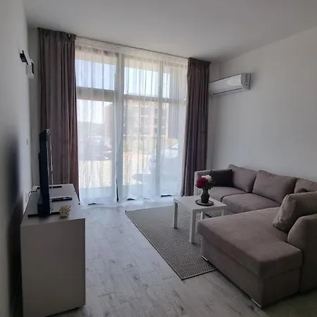 Apartment Near North