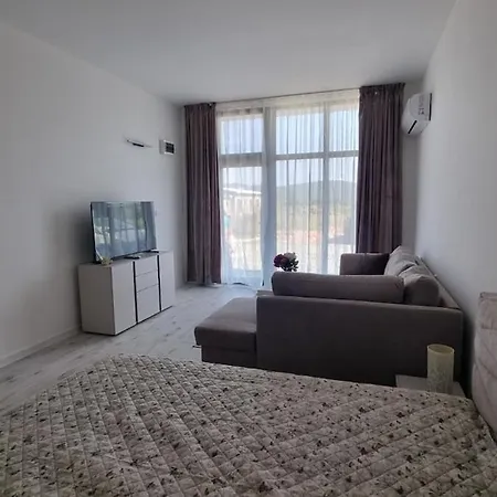 Apartment Near North