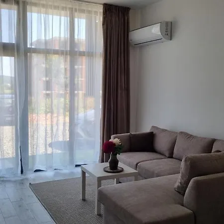 Near North Apartment Primorsko